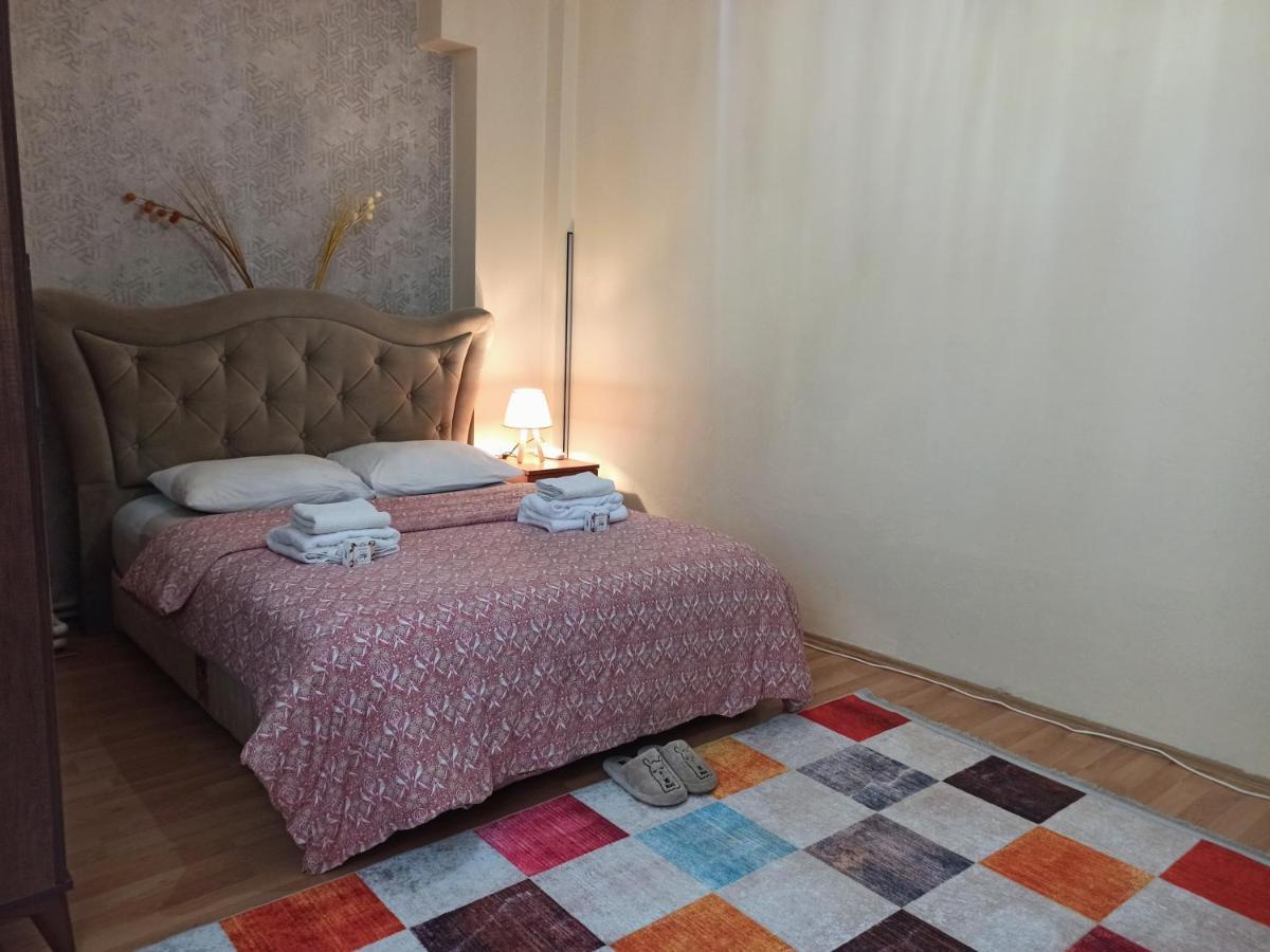 Private Room Close To Merter And Gungoren Textile Center Истанбул Екстериор снимка