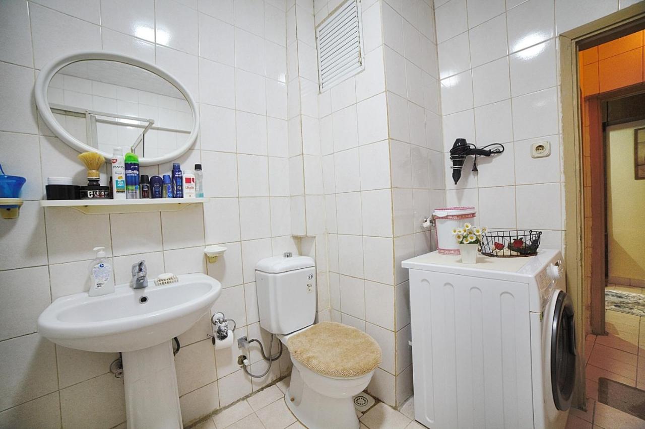 Private Room Close To Merter And Gungoren Textile Center Истанбул Екстериор снимка
